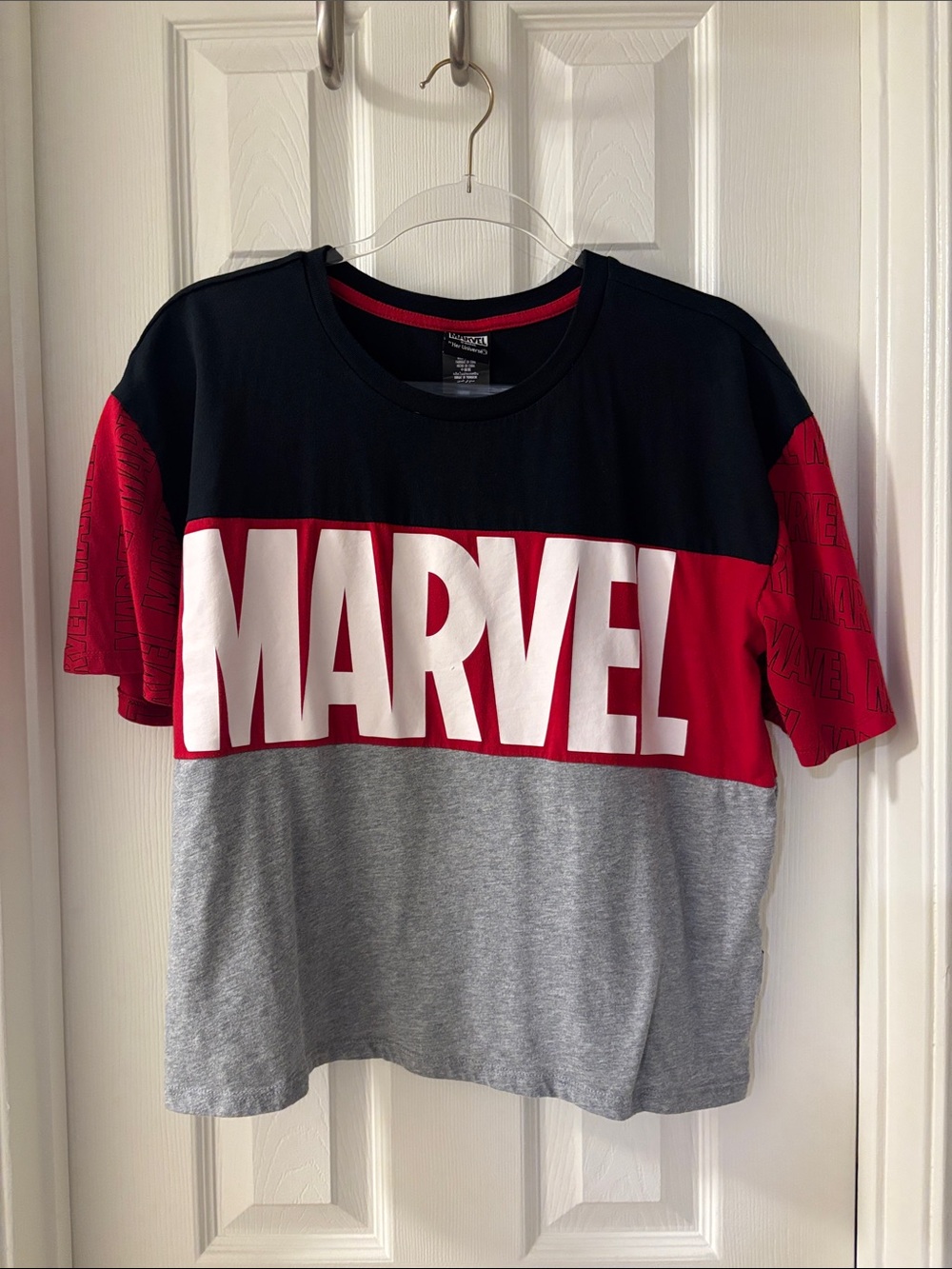 Women’s Marvel Black, Red and Gray Colorblock Cropped Tee